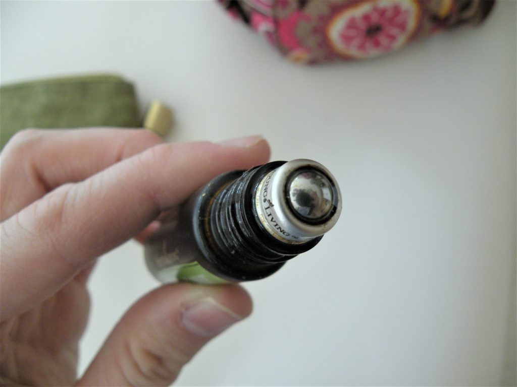 how to make an essemtial oil roller bottle